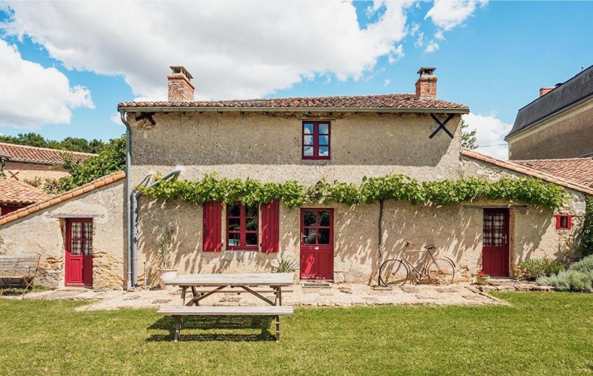 Bed and Breakfast La Jariette Airvault Exterior foto