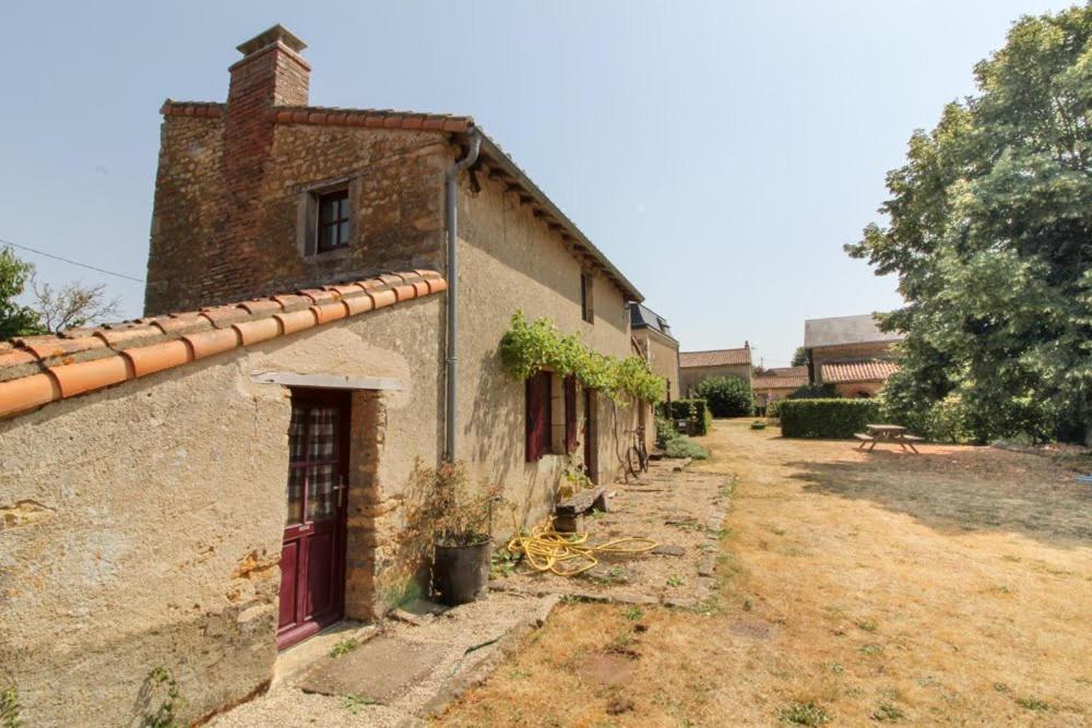 Bed and Breakfast La Jariette Airvault Exterior foto